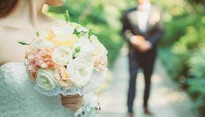 为何蛇年出生的人要在2025年中注意个人的婚姻
