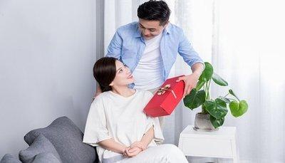 做梦梦见和老公结婚,重演结婚当天情节