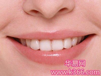 做梦梦见嘴唇发白的女人是什么意思