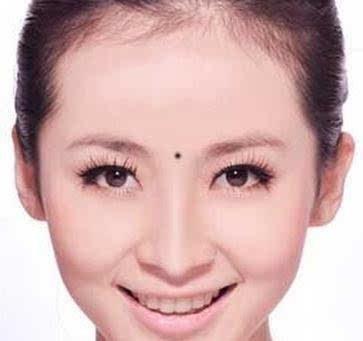 印堂有痣的女人好吗 女人印堂有痣说明了什么