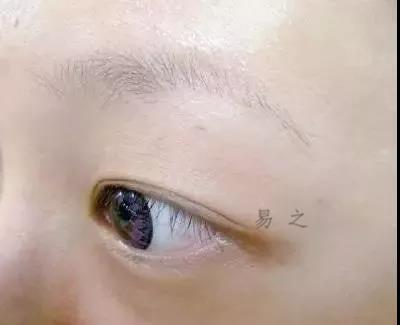八字眉女人命理分析 女人有八字眉到底好不好