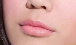 厚嘴唇的人在面相上是代表什么意义呢