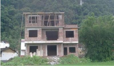 农村房门前有这些东西 对住宅风水不利