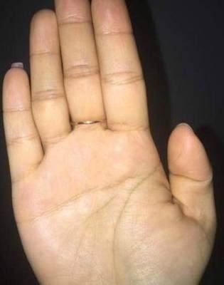 命中注定婚姻坎坷的女人面相 这几种女人面相不好