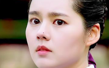 女人右耳轮长痣面相图解 女人什么地方长痣好