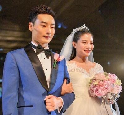 哪些手面相的人容易结婚晚早结婚不好