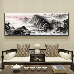 在客厅挂画要慎重选择 哪些画适合挂在客厅