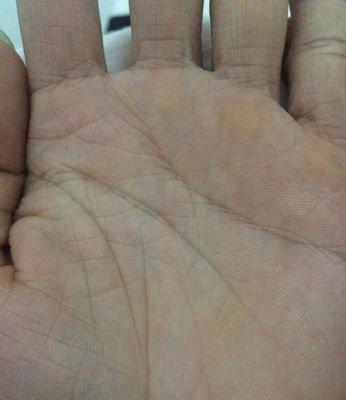 女生手纹很乱代表什么含义 女人手纹乱到底好不好