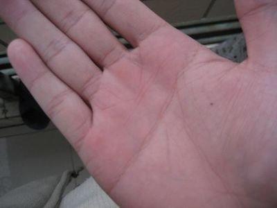 女的右手断掌好不好 女人右手断掌是啥意思