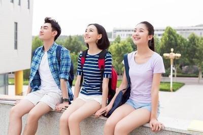 夏天出生的孩子容易考上名牌大学吗