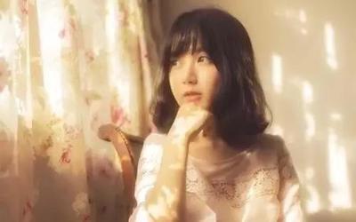 属蛇容易一见钟情吗 属蛇相信一见钟情吗