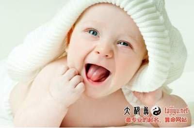 属鸡男孩起名 2025年男的鸡宝宝怎么取名