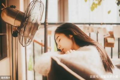 怎么让水瓶男死心塌地爱你 让水瓶男爱你的方法