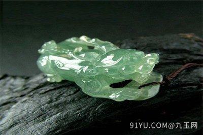 2025年属虎什么颜色最聚财 属虎的今年招财颜色