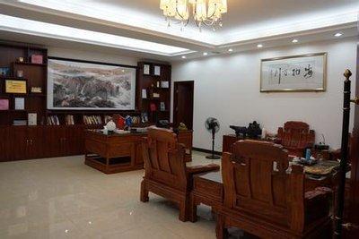 办公室桌子如何布局为好 办公桌风水大全