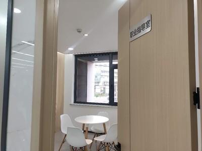 办公室桌椅摆放布局忌讳 摆放办公桌需要注意什么