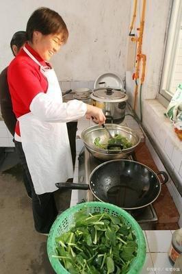 女人下巴尖尖的代表什么下巴尖翘面相女分析