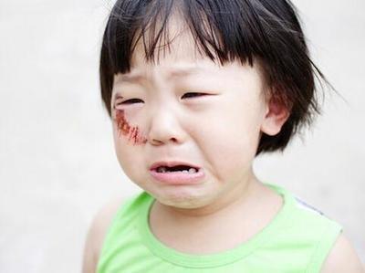 根据做梦的人的不同来分析梦到小女孩哭泣
