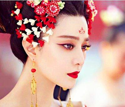 有桃花眼的女人命运如何 女人桃花眼爱情能顺利吗
