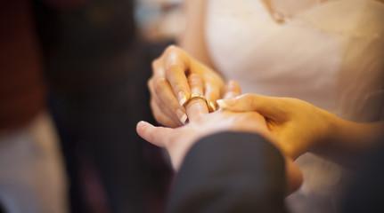 如何面对不幸的婚姻，如何避免不幸的婚姻
