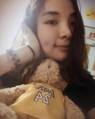 水瓶座女生粘人吗 你女朋友喜欢粘你吗