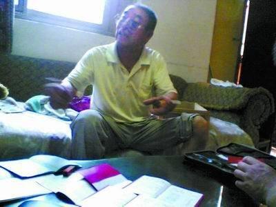 河南一村人当年集体改姓 改回原姓父子姓氏不同