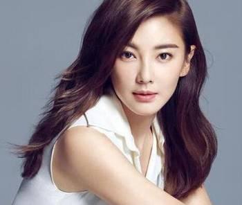 注定婚姻不顺的四种女人面相感情中自私