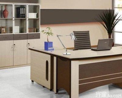 浅谈办公桌朝向的风水禁忌 你的办公桌摆对了吗