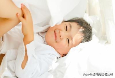 生个男孩取什么名字好听 起名方法哪些最适用
