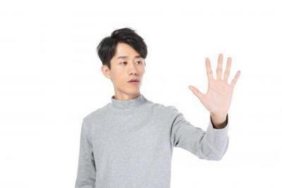 男生名字帅气冷漠 起好名不是说说就算的