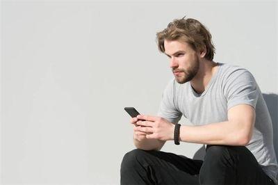 男右手掌有痣图解大全 男人手掌有痣好不好
