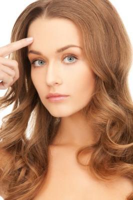 痣相分析女人额头有痣代表什么意思呢