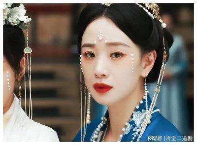 白娘子VS蛇蝎美人 2025年开运彩妆配饰