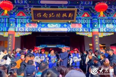 盲蛇年迎春纳福 年花营造家居好风水