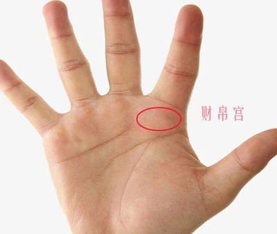 长有这4种手相的人天生好命运事业好财运好