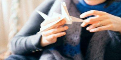 面相解析什么是悬针纹 分析额头有悬针纹的命运