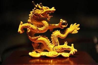 蛇年出生的人在2025年中是否有着稳定的运势